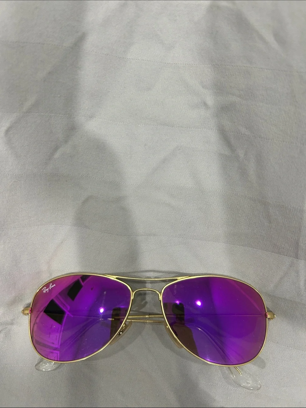 YOUTH TEEN Ray-Ban Gold Frame Sunglasses with Purple Lenses